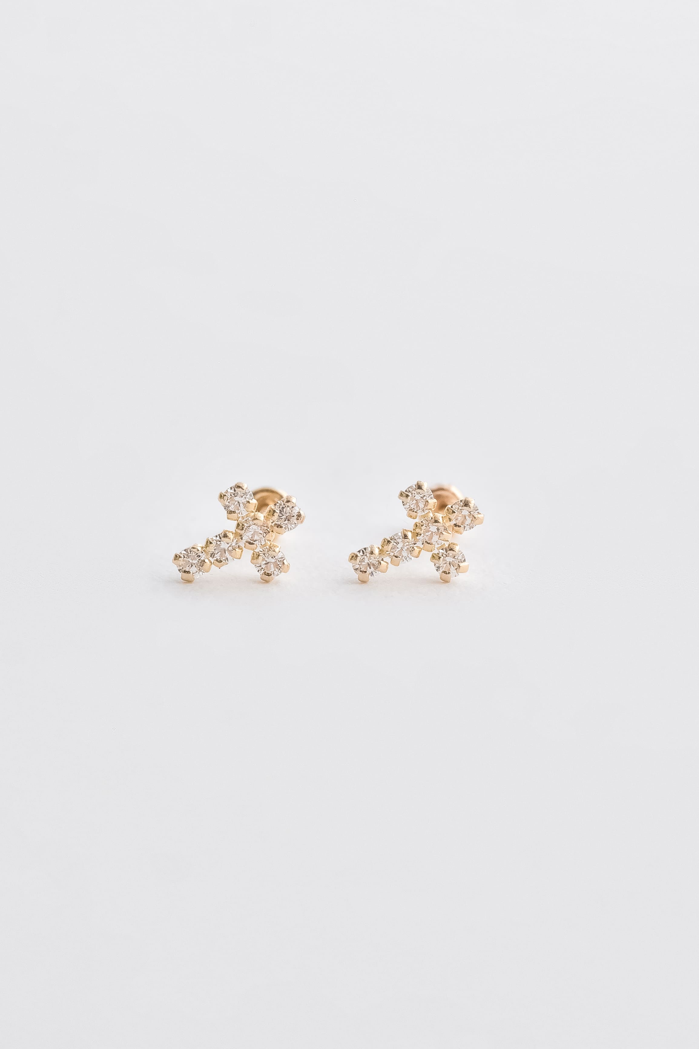 BROQUEL CRUZ CON CIRCONIAS