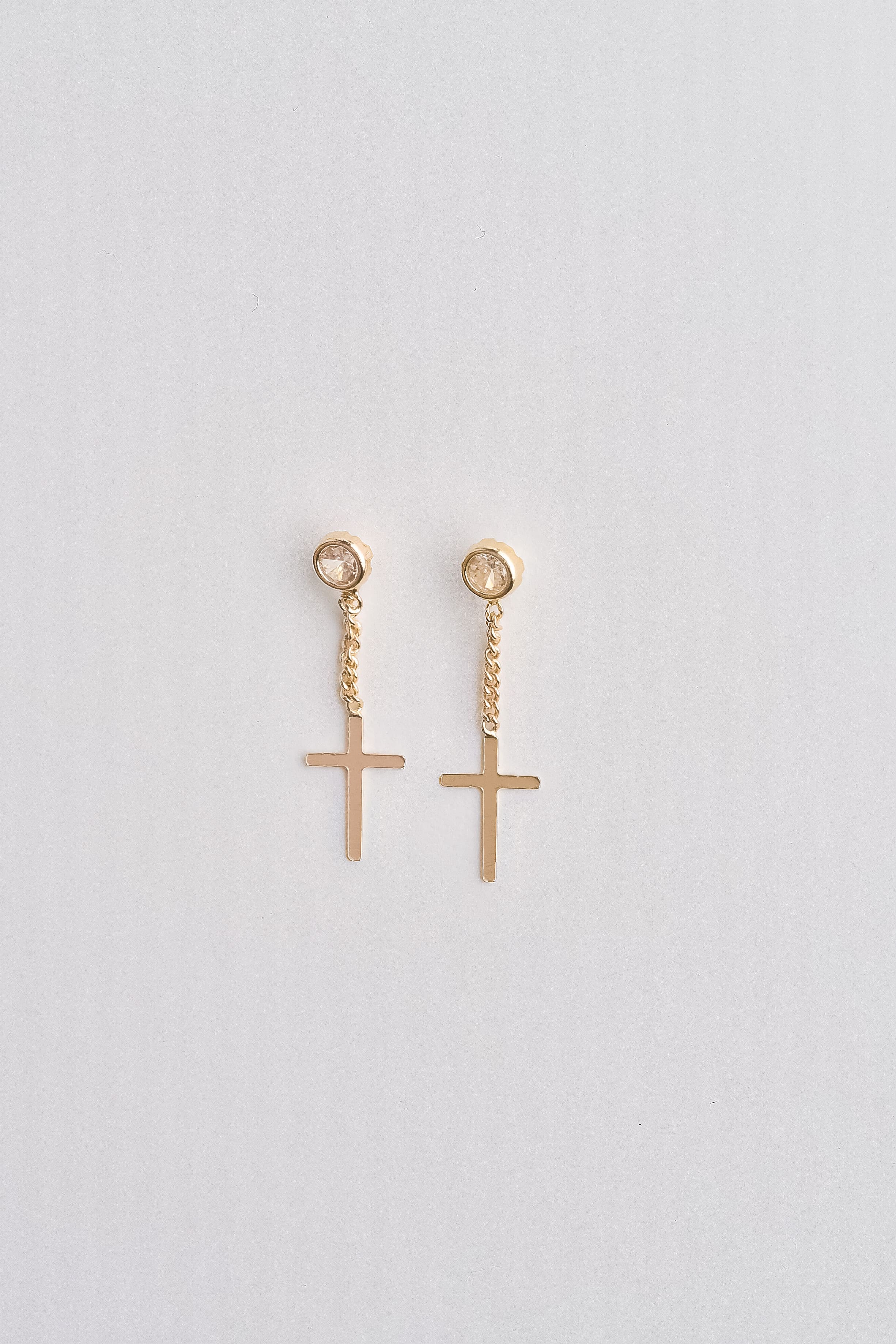 BROQUEL CRUZ CON CADENA